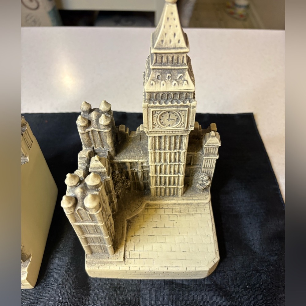 Decorative Big Ben Bookends - Picture 7 of 12